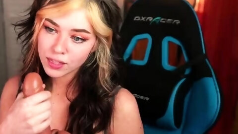 Hot Amateur Webcam Teen Masturbates For...