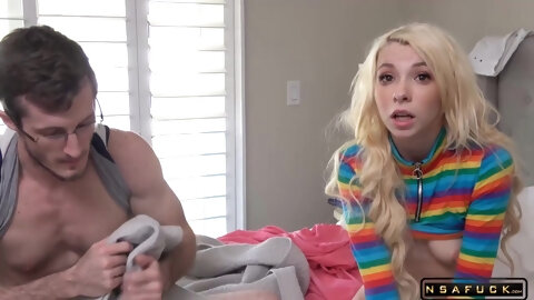 Perverted Teen Blondie Jaw-dropping Porn...